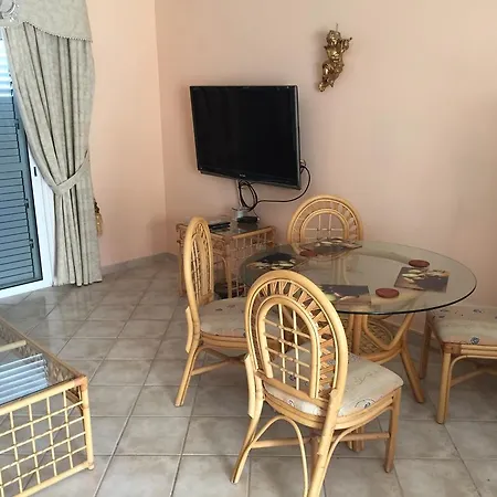 Semesterbostad Sea Front 2 Bed House *